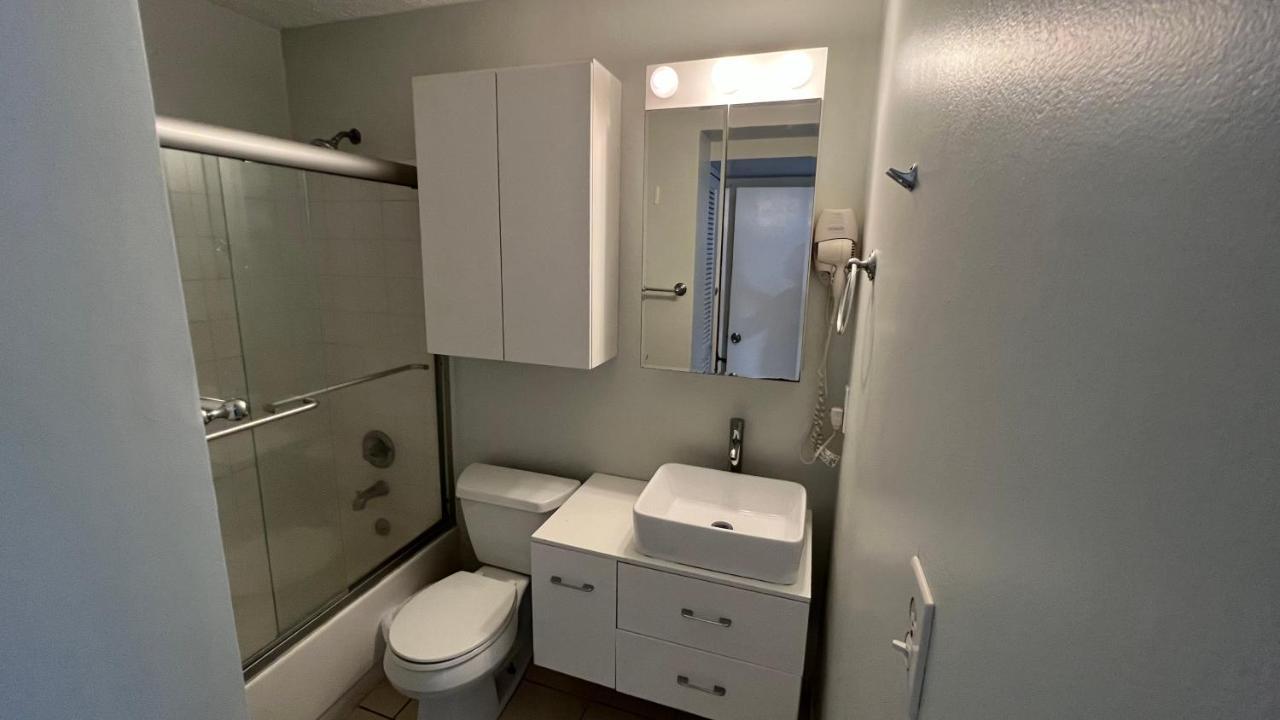 Ocean Front 2 Bedroom & Bath In Isla Verde 圣胡安 外观 照片